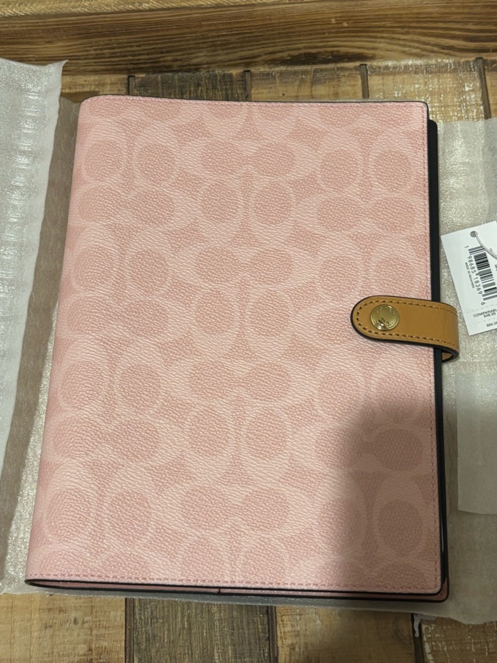 NWT 2026 Coach Notebook In Signature Canvas | Gold/Powder Pink CEA49